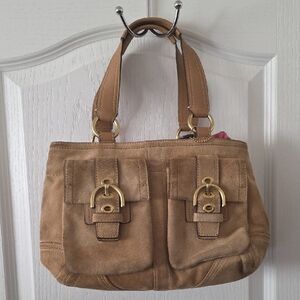 VINTAGE COACH ELEGANT TAN SUEDE HANDBAG